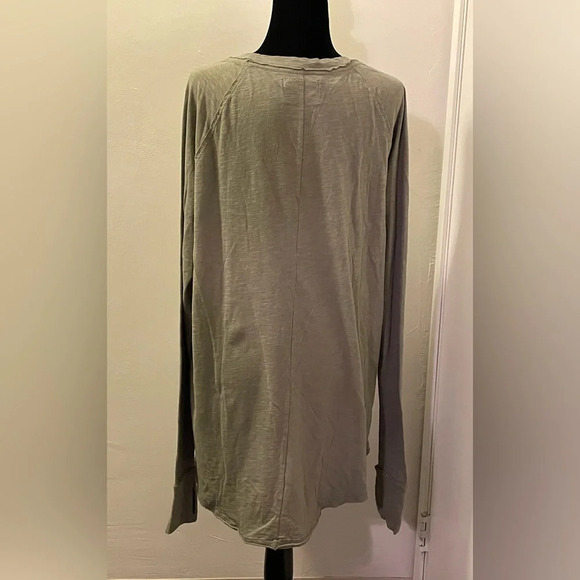 WE THE FREE Arden Tee in Army Green - Picture 6 of 10